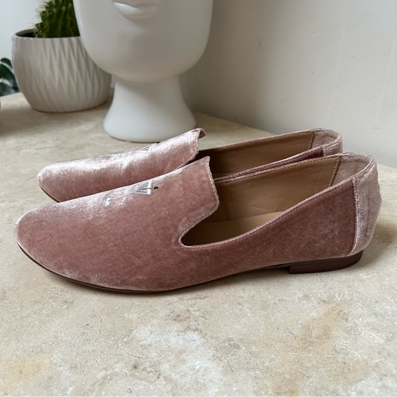 Banana Republic Women's Velvet Loafers in Pink with Martini appliqué 9.5 EUC! - Picture 4 of 11
